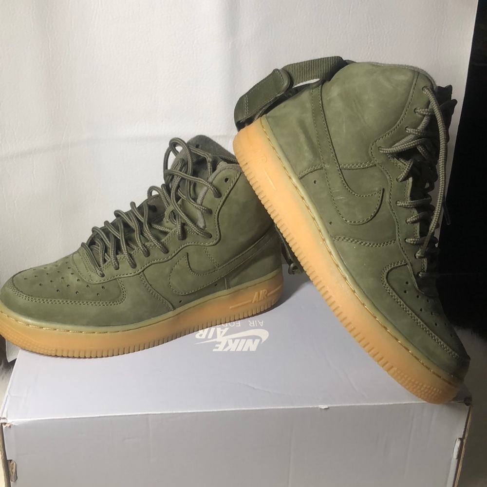 NIKE AIR FORCE 1 HIGH